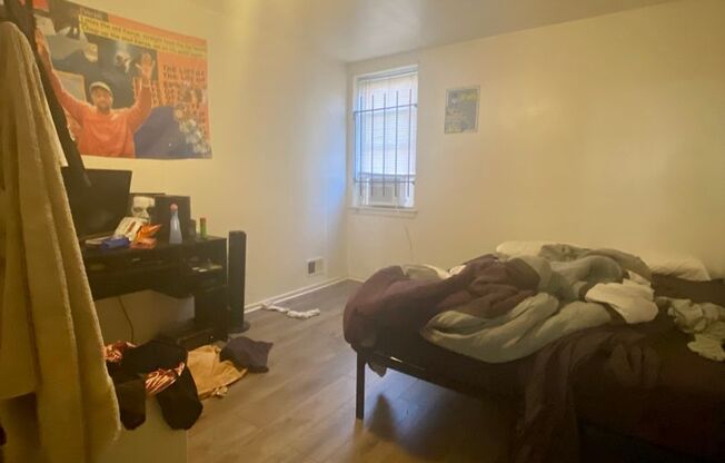 2 beds, 1 bath, 900 sqft, $1,200, Unit #1