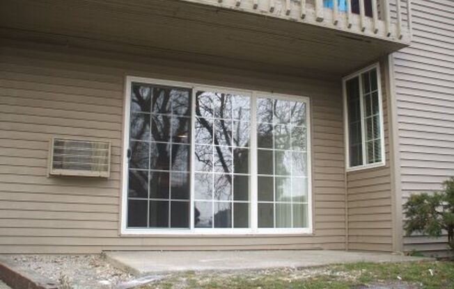 2 beds, 1 bath, 850 sqft, $1,144, Unit 7926 - 5