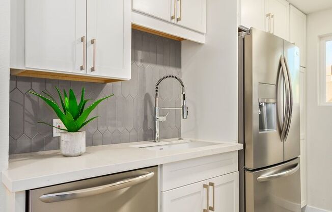 Luxury Condo | Coming soon | 1bed/1bath Scottsdale | First month FREE