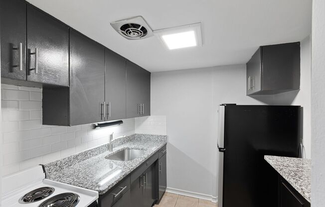 Studio, 1 bath, 374 sqft, $1,475, Unit 3D