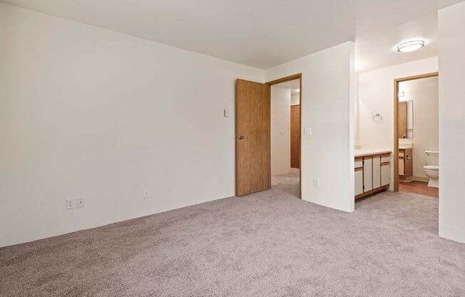 2 beds, 1 bath, 819 sqft, $1,795, Unit H104