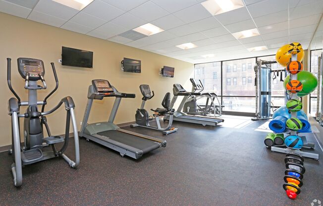 1 bed, 1 bath, 600 sqft, $1,300, Unit 02L