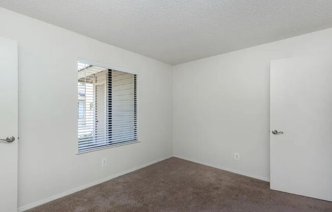 2 beds, 1 bath, 984 sqft, $1,675, Unit 135