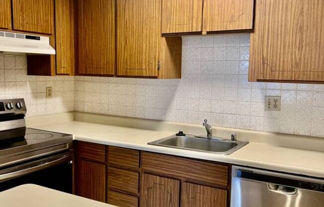 1 bed, 1 bath, $2,795, Unit 105