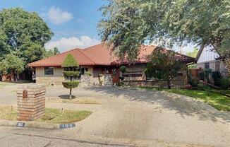 150 MACARTHUR CT