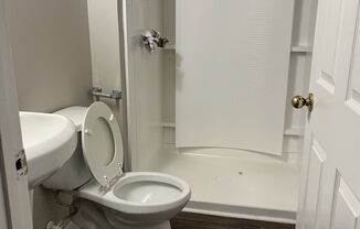 Studio, 1 bath, 700 sqft, $1,150, Unit 589-E