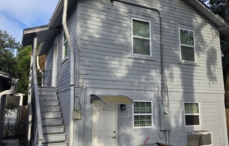 336 W 18 ST