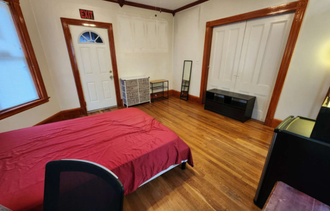 8 Price St Master Bedroom