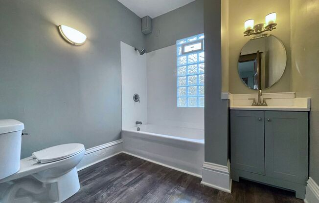 Newly renovated 5 Bedroom 1.5 Bathroom Home in Minneapolis!