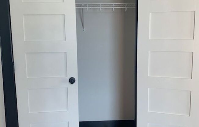 2 beds, 1 bath, 762 sqft, $1,595, Unit Room 410