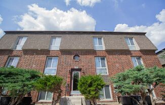 2 beds, 1 bath, 784 sqft, $1,100, Unit 1804 1W