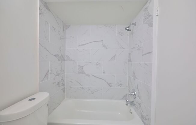 ⭐⭐⭐ RECENTLY UPDATED, 2 BEDROOMS AND 3 BATH HOME LOCATED IN NORTHEAST PHILLY!!! ⭐⭐⭐