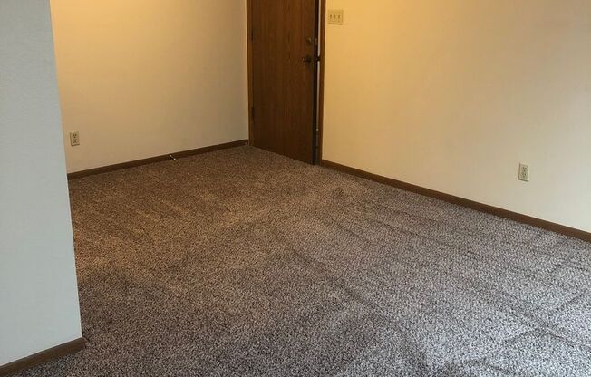 1 bed, 1 bath, 580 sqft, $650, Unit 1460-13