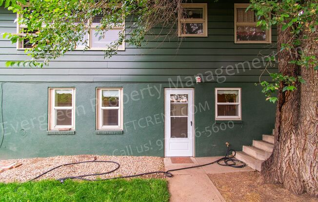 Updated 2 bedroom apartment in central Fort Collins