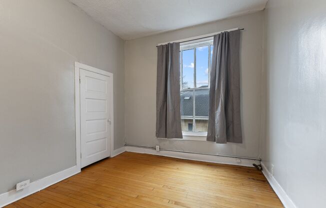 1 bed, 1 bath, 690 sqft, $995, Unit 1