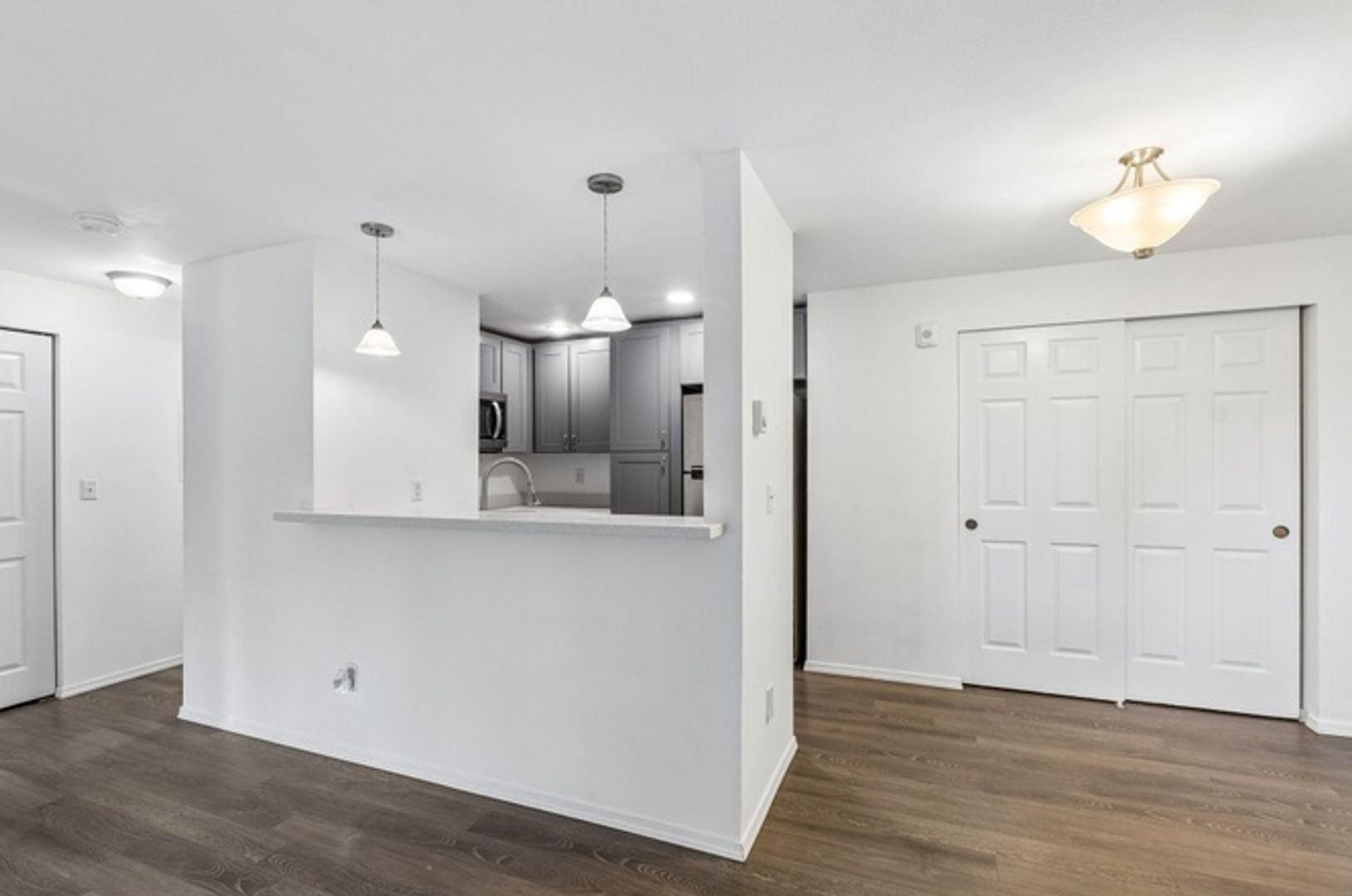 Ground Floor 1 Bedroom Featuring Des Moines Convenience