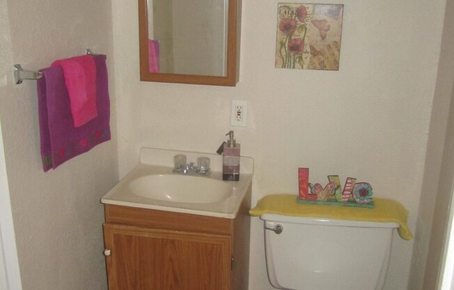 2 beds, 1.5 baths, 1,000 sqft, $945, Unit BA-15