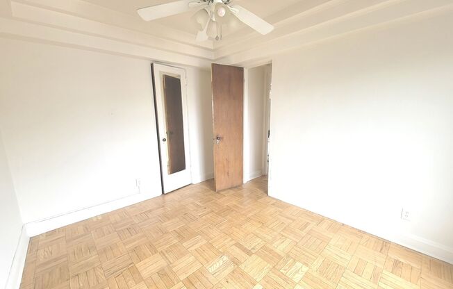 2 beds, 1 bath, $1,425, Unit 410