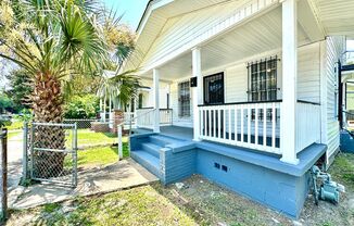 2 Bedroom, 1.5 Bath House in East Central Neighborhood on the Charleston Peninsula!