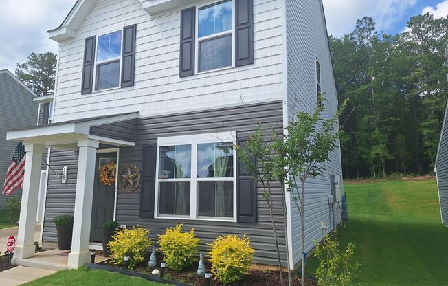 Outstanding Four Bedroom Home Less Than 10 Minutes Away from Ft Jackson!