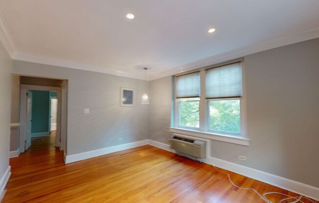 Updated Kalorama One Bedroom on Quiet Street