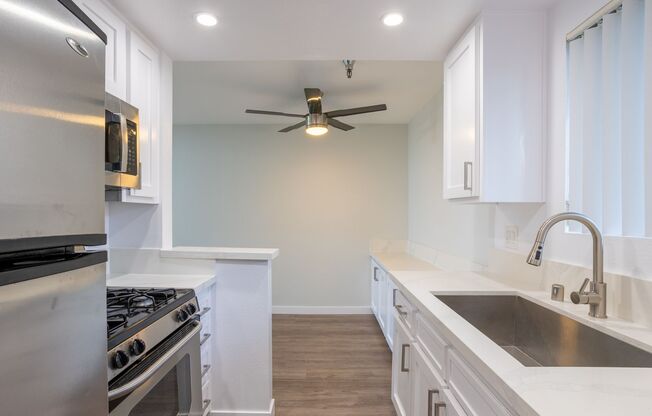 1 bed, 1 bath, 850 sqft, $2,998, Unit 102