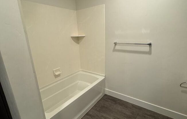 1 bed, 1 bath, $1,049, Unit Unit 312