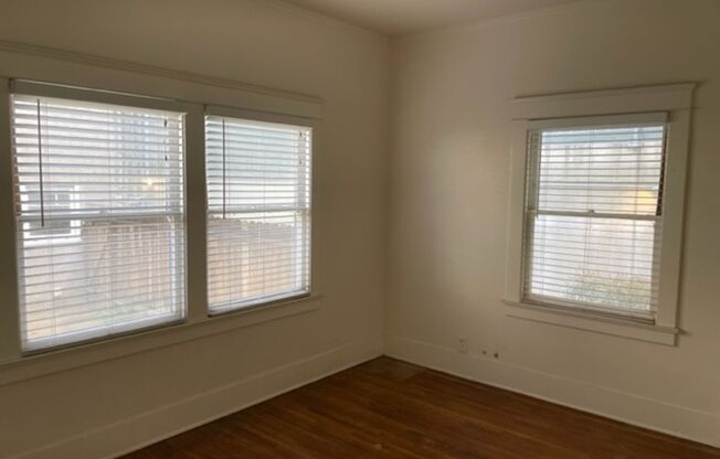 2 beds, 1 bath, $2,695