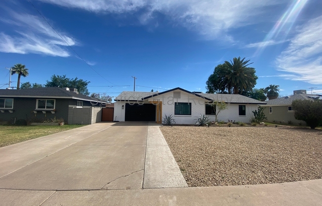 2121 W AVALON DR