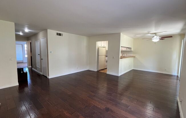 1st floor condo w/pool, spa, clubhouse, tennis crts + MORE!