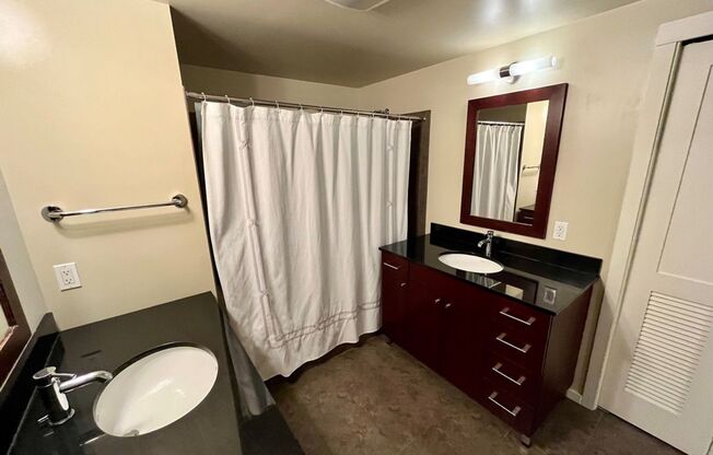 1 bed, 1 bath, $2,050, Unit # 329