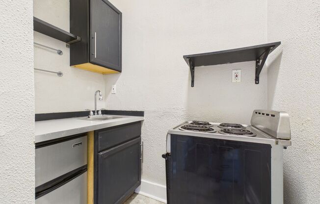 1 bed, 1 bath, 300 sqft, $845, Unit 1700 N 2nd #22