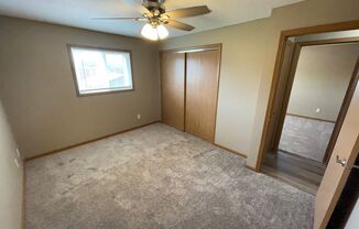 2 beds, 1 bath, $875, Unit #9