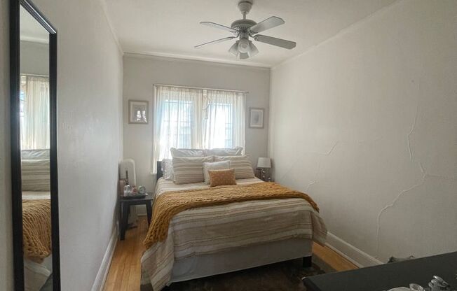 2 beds, 1 bath, 1,100 sqft, $1,350, Unit 4