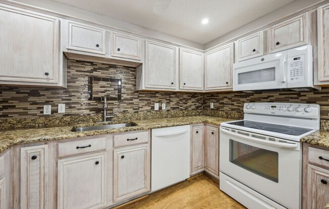 Welcome Home to Winding Creek !