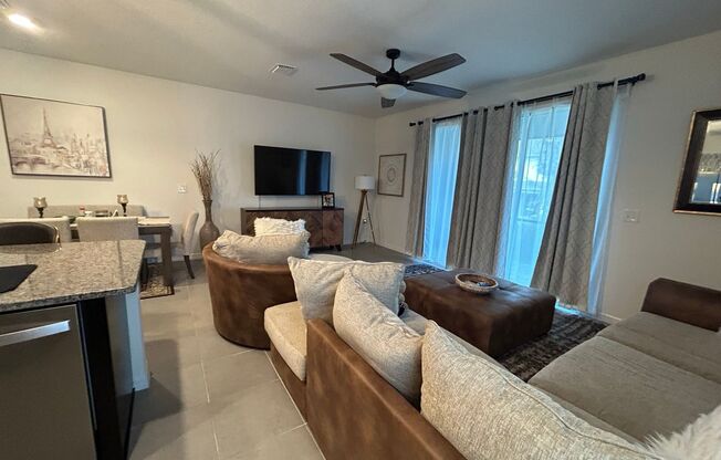 Stylish 2-Story Townhome, Enclave at Tara Greens, Newberry, FL