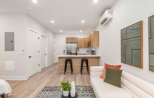Studio, 1 bath, 420 sqft, $1,155, Unit 213