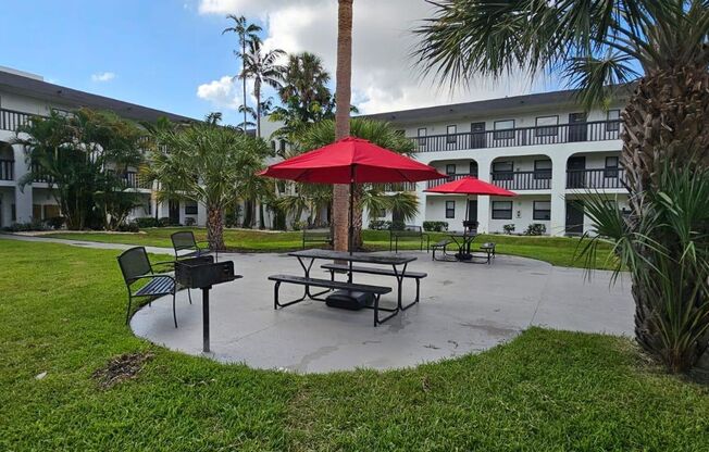 2 beds, 1 bath, 826 sqft, $1,850, Unit 212