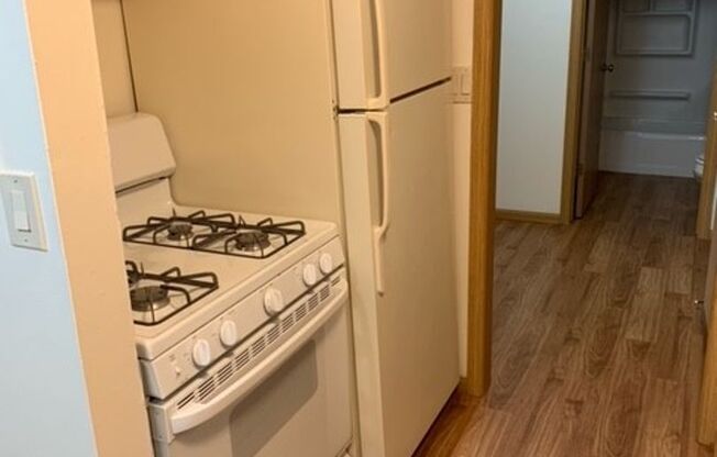 1 bed, 1 bath, $935, Unit 215-05