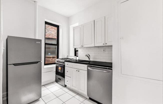 238 W 4 ST
