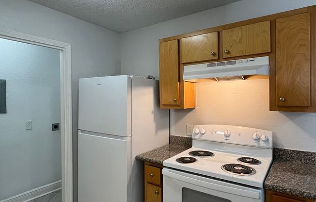 2 beds, 2 baths, $1,100, Unit 6513