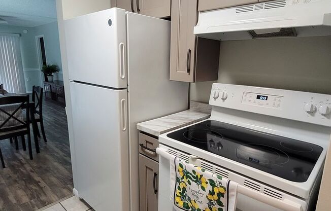 Charming 2-Bedroom, 2-Bathroom Condo in Winter Haven