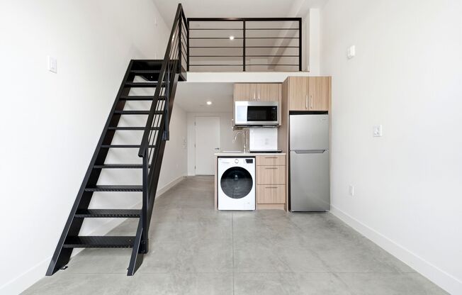 Studio, 1 bath, 334 sqft, $1,595, Unit 303-C
