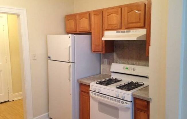 1 bed, 1 bath, $1,085, Unit 4