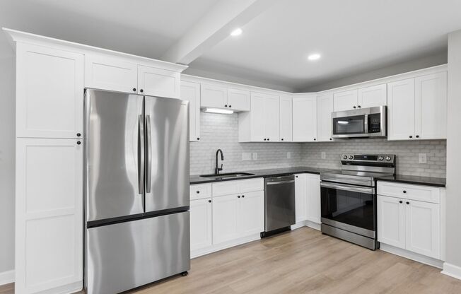 2 beds, 2 baths, 1,070 sqft, $1,850, Unit 42