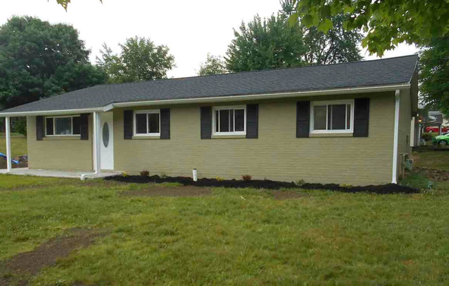 216 SANDALWOOD DR