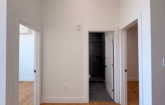 2 beds, 1 bath, 725 sqft, $2,275, Unit 522