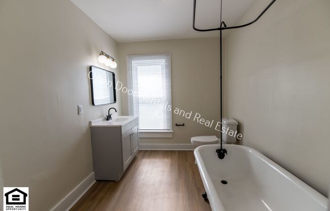 1 bed, 1 bath, 891 sqft, $895, Unit 2516 S Lafayette St