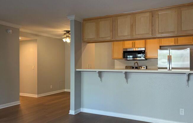 2 beds, 2 baths, 850 sqft, $3,025, Unit 821-13