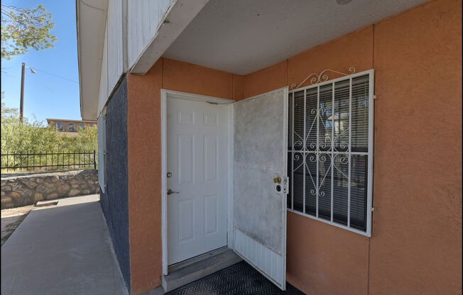 3 beds, 1 bath, $1,140